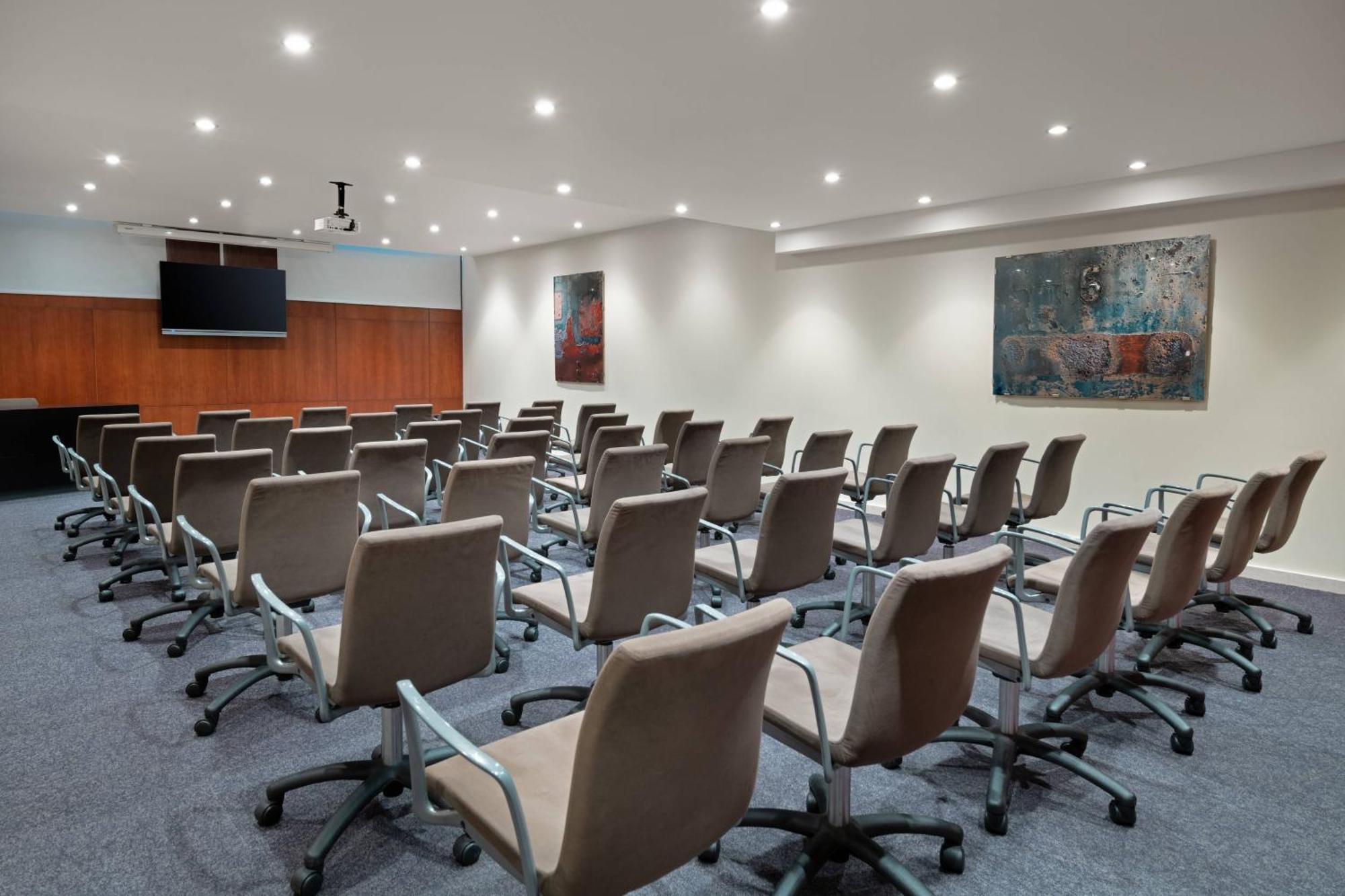 Ac Hotel Ponferrada By Marriott Εξωτερικό φωτογραφία