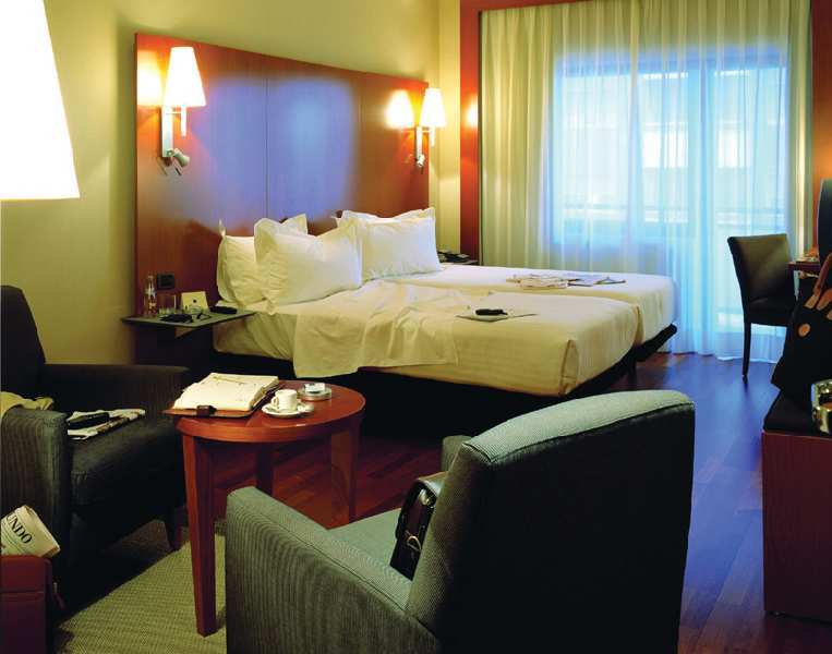 Ac Hotel Ponferrada By Marriott Δωμάτιο φωτογραφία